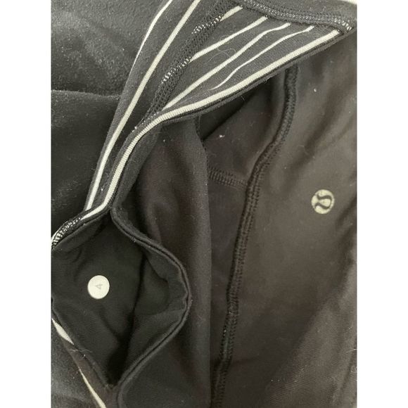 Lululemon Wunder Under Crop *Black /  Wi14 Quilt 3* Size 4 - Picture 10 of 10